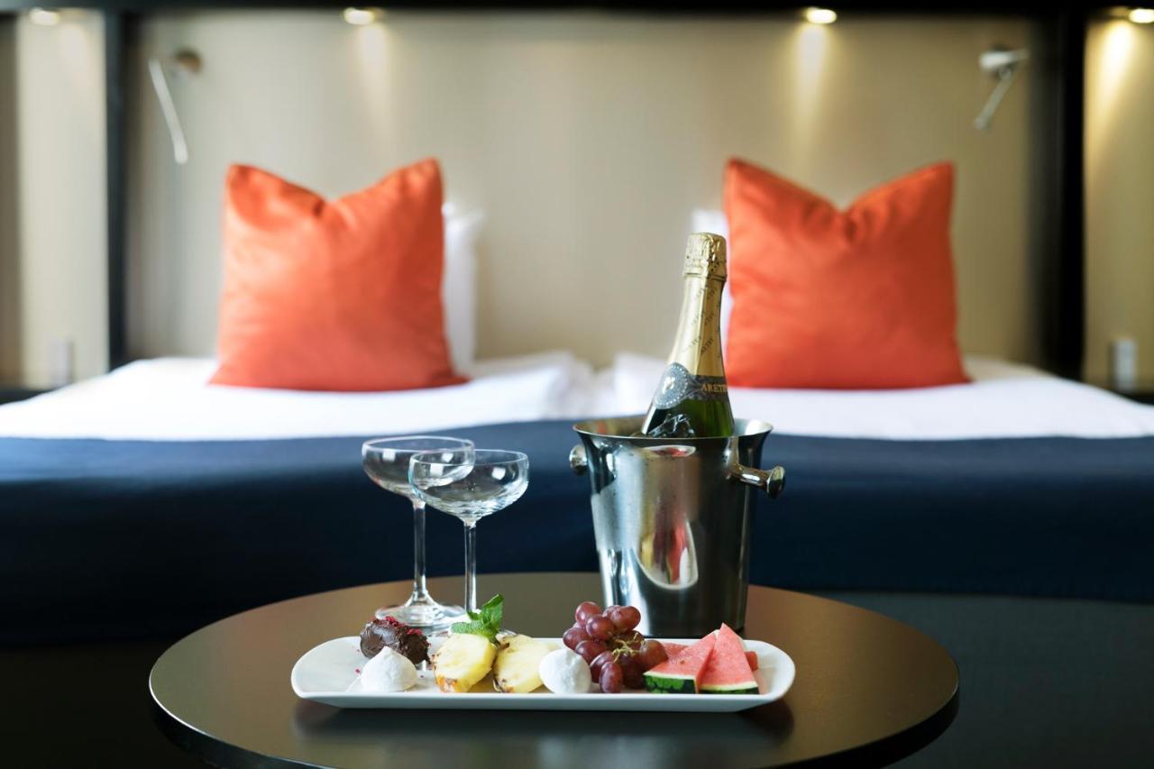 Profilhotels Savoy يونشوبينغ المظهر الخارجي الصورة